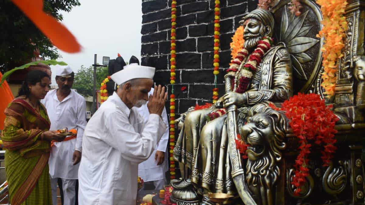 મહાત્મા ગાંધીને મુસ્લિમ કહેનાર હિંદુત્વવાદી નેતા સંભાજી ભિડેની અરેસ્ટ કરો : કોંગ્રેસ